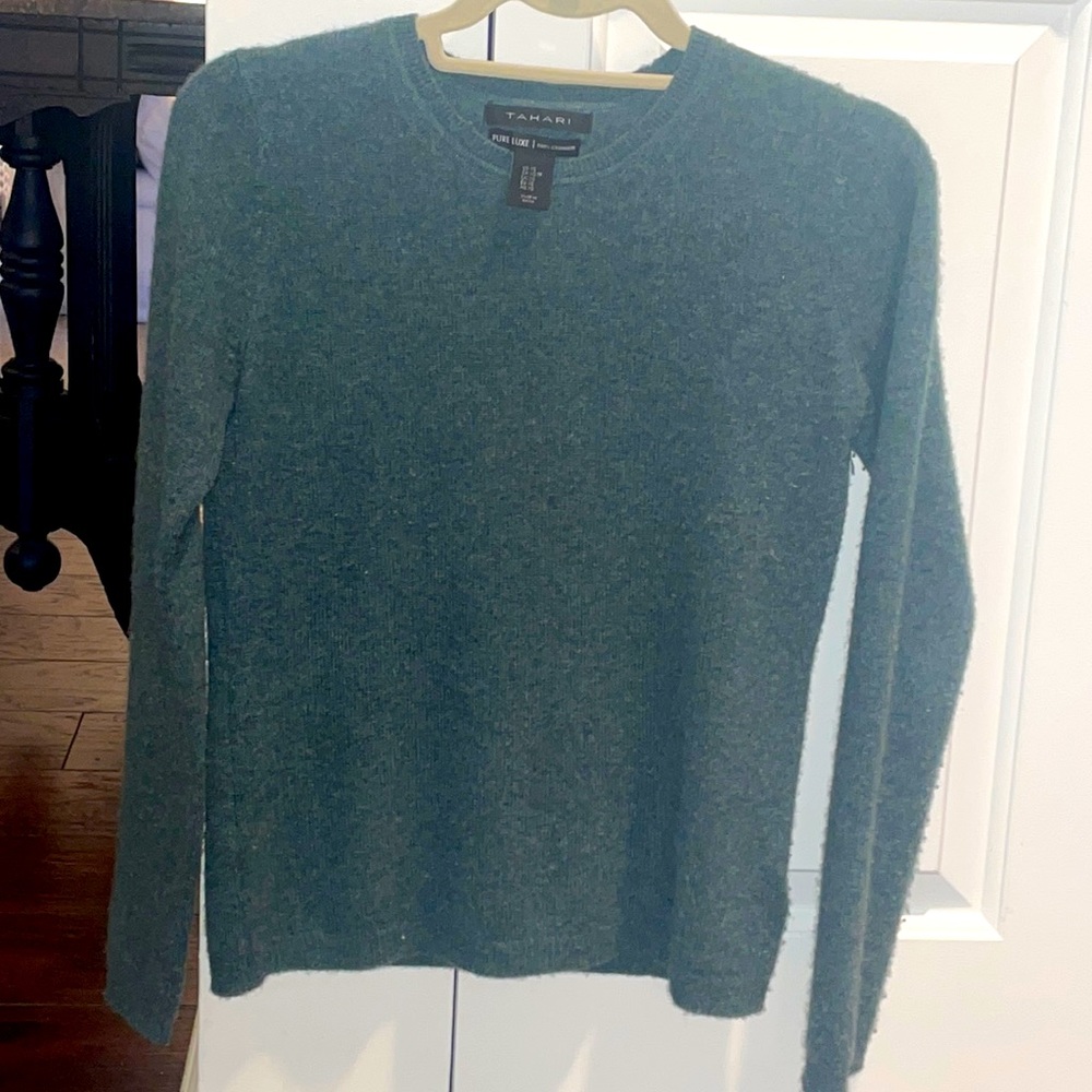 Tahari 100% wool crew neck sweater, size XS. Color is a muted forest green.